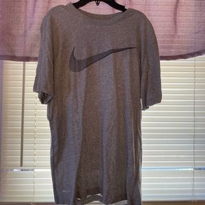 men’s nike t-shirt
